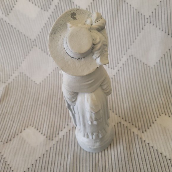 Young Woman with Fan White Painted Metal Shabby Chic Statue - Picture 5 of 11